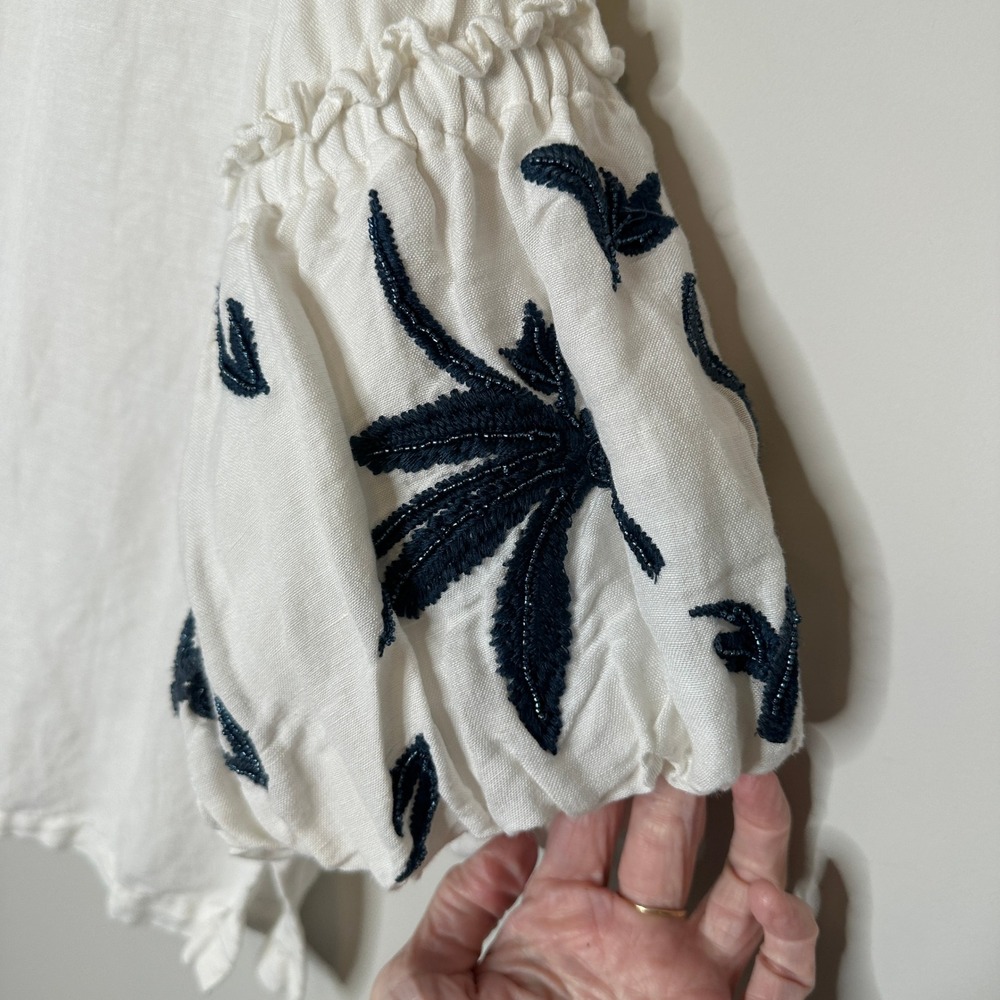 Chicos White Linen Blend‎ Embroidered Bell Sleeve V Neck Top Size 3 US XL - Picture 9 of 10